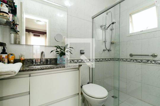 Banheiro da Suíte de casa à venda com 4 quartos, 230m² em Jardim Torres São José, Jundiaí