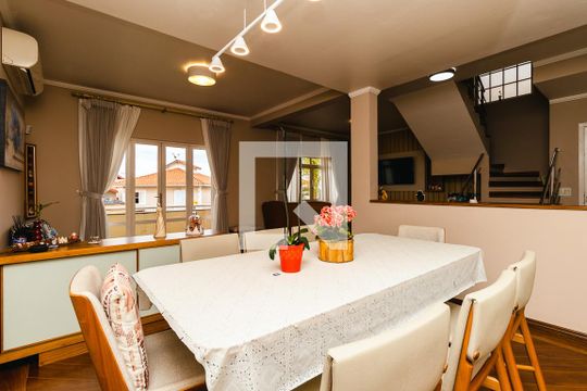 Sala de casa à venda com 4 quartos, 230m² em Jardim Torres São José, Jundiaí