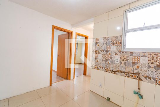 Cozinha  de apartamento à venda com 2 quartos, 48m² em Olaria, Canoas