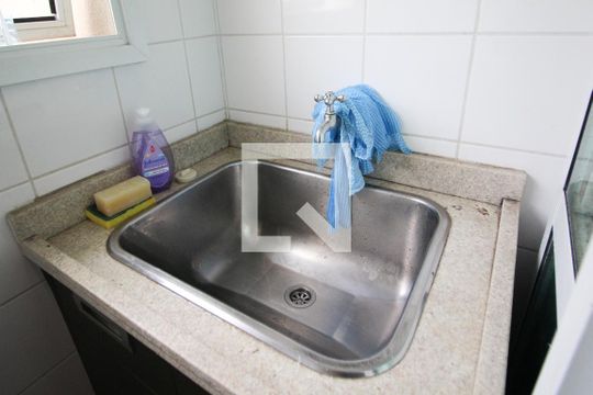 Área de Serviço de apartamento para alugar com 2 quartos, 140m² em Vila Nova Conceição, São Paulo