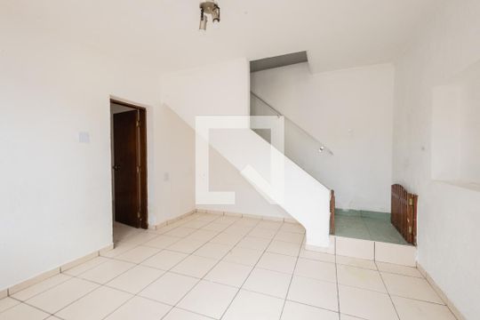 Casa à venda com 5 quartos, 220m² em Cidade Mãe do Céu, São Paulo