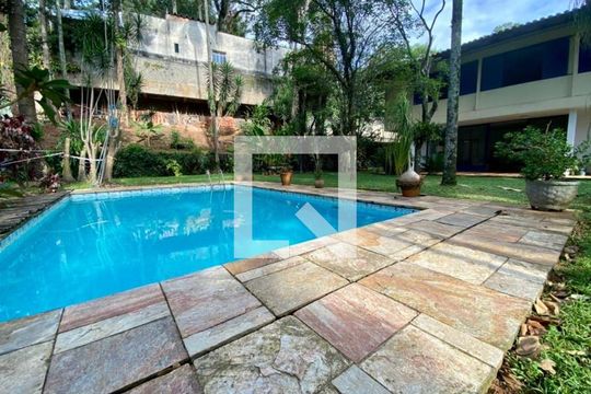 Casa para alugar com 5 quartos, 700m² em Fazenda Morumbi, São Paulo