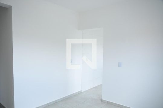 Sala de apartamento para alugar com 2 quartos, 65m² em Centro, Cotia