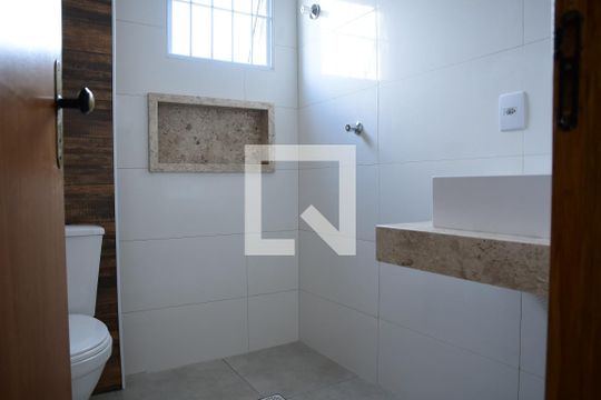 Banheiro de apartamento para alugar com 2 quartos, 65m² em Centro, Cotia