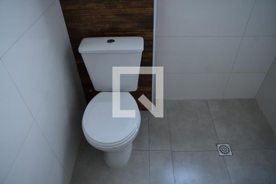 Banheiro de apartamento para alugar com 2 quartos, 65m² em Centro, Cotia