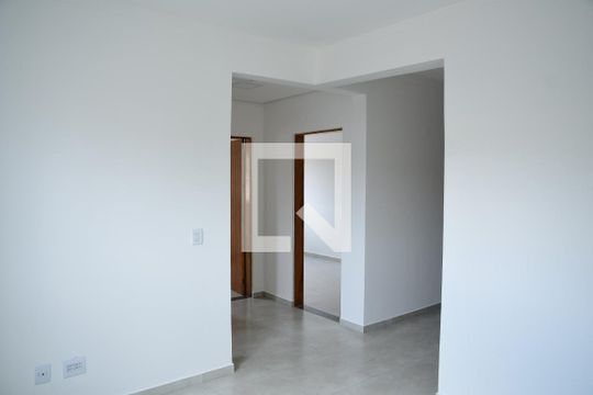 Sala de apartamento para alugar com 2 quartos, 65m² em Centro, Cotia