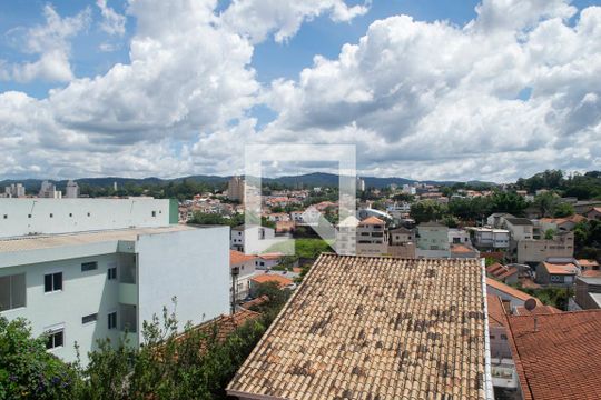 Vista de casa para alugar com 3 quartos, 283m² em Água Fria, São Paulo