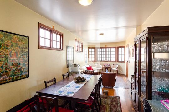 Casa à venda com 5 quartos, 330m² em Cidade Vargas, São Paulo