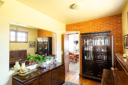 Sala de casa à venda com 5 quartos, 330m² em Cidade Vargas, São Paulo