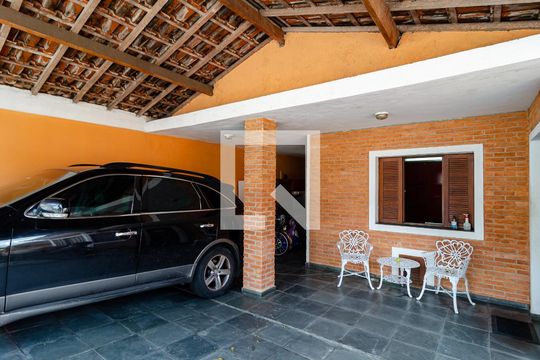 Garagem de casa à venda com 5 quartos, 330m² em Cidade Vargas, São Paulo