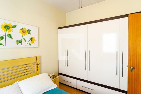 Quarto 1 de casa à venda com 5 quartos, 330m² em Cidade Vargas, São Paulo