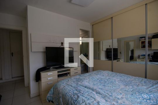Suíte 1 de casa à venda com 5 quartos, 370m² em Barra da Tijuca, Rio de Janeiro
