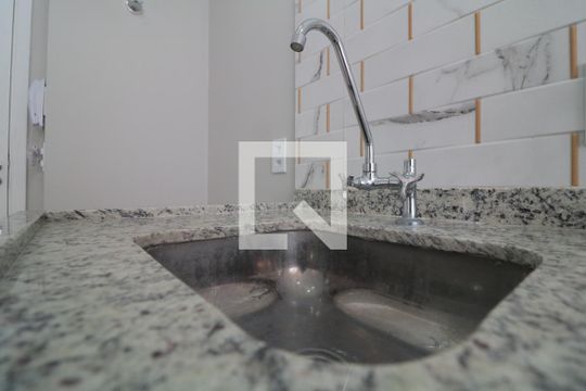 Cozinha de apartamento para alugar com 1 quarto, 25m² em Brás, São Paulo