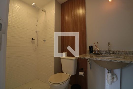 Banheiro de apartamento para alugar com 1 quarto, 25m² em Brás, São Paulo