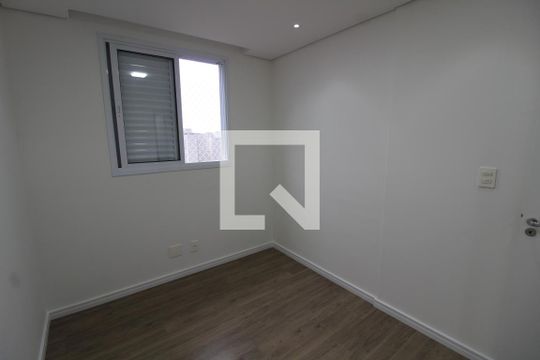 Quarto de apartamento para alugar com 2 quartos, 45m² em Vila Antonieta, São Paulo