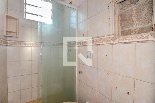 Banheiro de apartamento para alugar com 2 quartos, 58m² em Rubem Berta, Porto Alegre