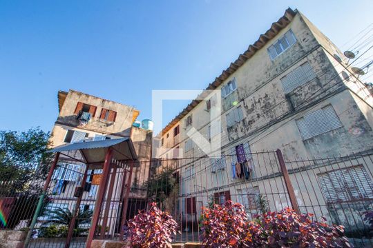 Fachada de apartamento para alugar com 2 quartos, 58m² em Rubem Berta, Porto Alegre