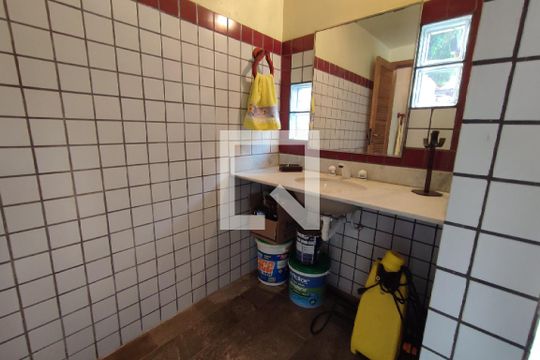 Banheiro da Área Gourmet de casa de condomínio à venda com 3 quartos, 282m² em Taquara, Rio de Janeiro