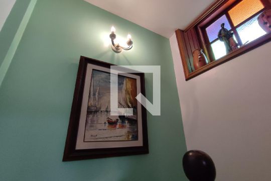 Escada de casa de condomínio à venda com 3 quartos, 282m² em Taquara, Rio de Janeiro