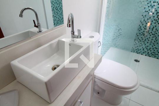 Banheiro da Suíte de casa de condomínio à venda com 3 quartos, 89m² em Vila Buenos Aires, São Paulo