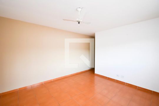Sala de casa para alugar com 2 quartos, 70m² em Vila Dona Augusta, São Paulo
