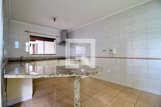 Cozinha de casa à venda com 3 quartos, 260m² em Jardim Santo Alberto, Santo André