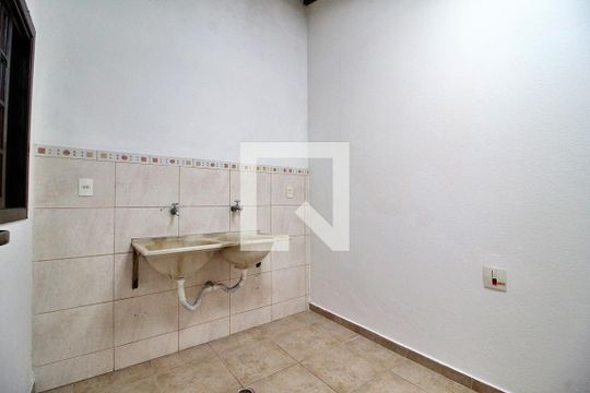 Área de Serviço de casa à venda com 3 quartos, 260m² em Jardim Santo Alberto, Santo André