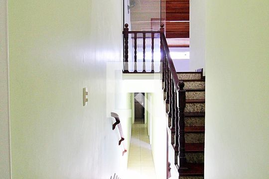 Corredor de casa à venda com 3 quartos, 260m² em Jardim Santo Alberto, Santo André