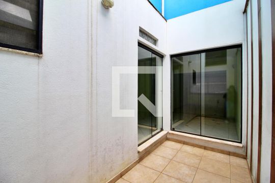 Jardim de Inverno de casa à venda com 3 quartos, 260m² em Jardim Santo Alberto, Santo André