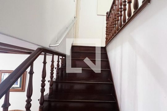 Escada de casa à venda com 3 quartos, 100m² em Planalto Paulista, São Paulo