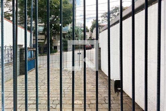 Vista de casa à venda com 3 quartos, 100m² em Planalto Paulista, São Paulo