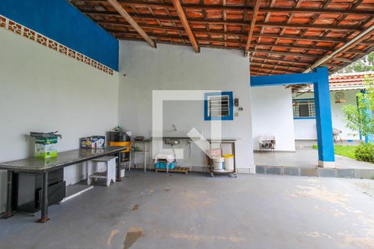 Garagem de casa à venda com 4 quartos, 5400m² em Ivoturucaia, Jundiaí