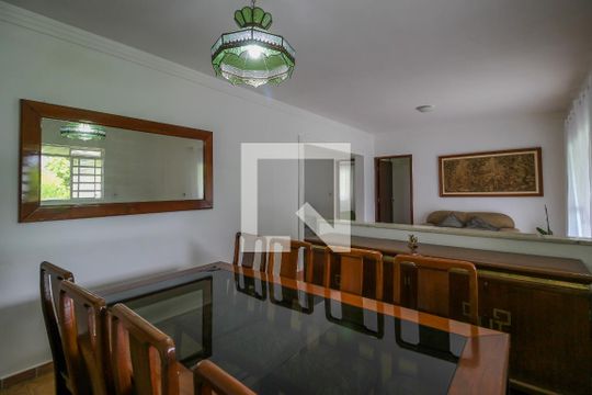 Sala de casa à venda com 4 quartos, 5400m² em Ivoturucaia, Jundiaí
