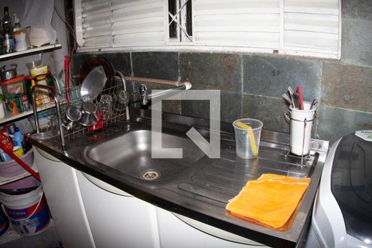 cozinha 2 de apartamento à venda com 4 quartos, 150m² em Novo Riacho, Contagem