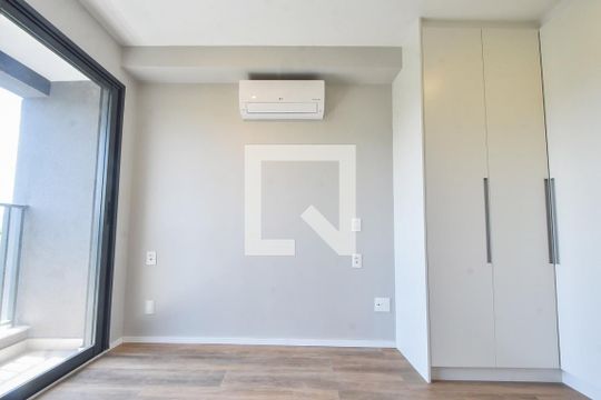 Sala / Dormitório  de kitnet/studio para alugar com 1 quarto, 24m² em Brooklin Paulista, São Paulo