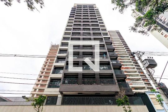 Prédio  de kitnet/studio para alugar com 1 quarto, 24m² em Brooklin Paulista, São Paulo