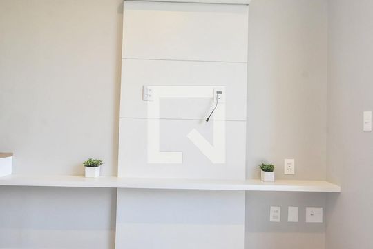 Sala / Dormitório  de kitnet/studio para alugar com 1 quarto, 24m² em Brooklin Paulista, São Paulo