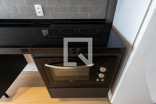 Cozinha de apartamento para alugar com 1 quarto, 30m² em Sumaré, São Paulo