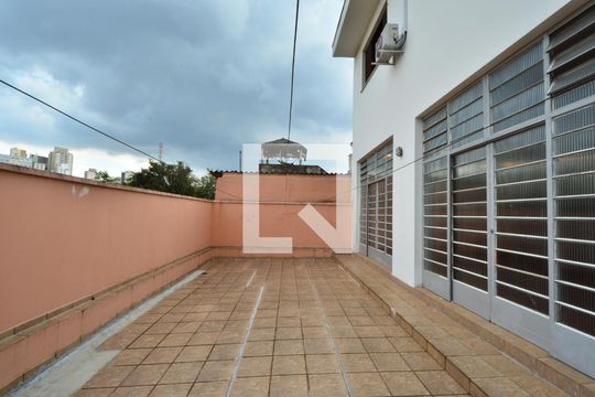 Quintal de casa à venda com 3 quartos, 386m² em Planalto Paulista, São Paulo