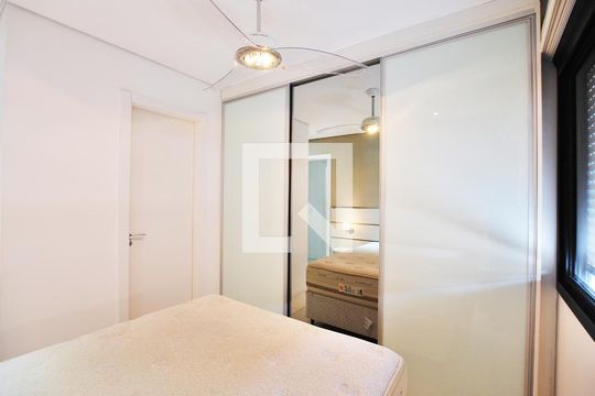 Suíte de apartamento à venda com 2 quartos, 58m² em Camaquã, Porto Alegre