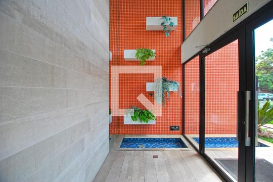 Hall de entrada de apartamento à venda com 2 quartos, 58m² em Camaquã, Porto Alegre