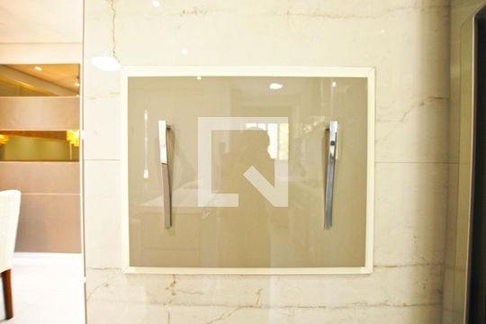 Cozinha de apartamento à venda com 2 quartos, 58m² em Camaquã, Porto Alegre