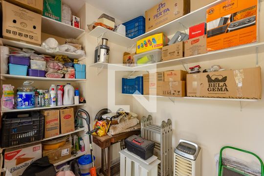 Quarto de Serviço de casa para alugar com 4 quartos, 340m² em Castelo, Belo Horizonte