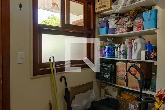 Quarto de Serviço de casa para alugar com 4 quartos, 340m² em Castelo, Belo Horizonte