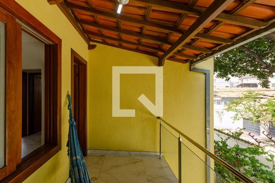 Varanda de casa para alugar com 4 quartos, 340m² em Castelo, Belo Horizonte