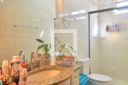 Banheiro de apartamento à venda com 2 quartos, 76m² em Nossa Senhora das Graças, Canoas