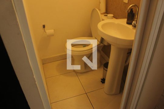Lavabo de casa à venda com 3 quartos, 122m² em Jardim Nosso Lar, São Paulo