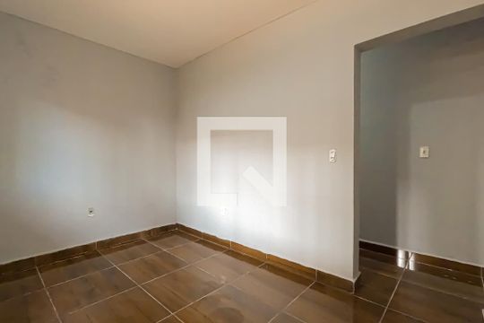Quarto 1 de casa para alugar com 2 quartos, 80m² em Jardim Cocaia, Guarulhos
