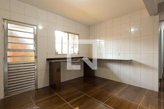 Casa para alugar com 2 quartos, 80m² em Jardim Cocaia, Guarulhos