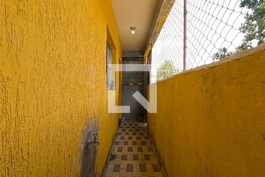 Área de Serviço de casa para alugar com 2 quartos, 80m² em Jardim Cocaia, Guarulhos